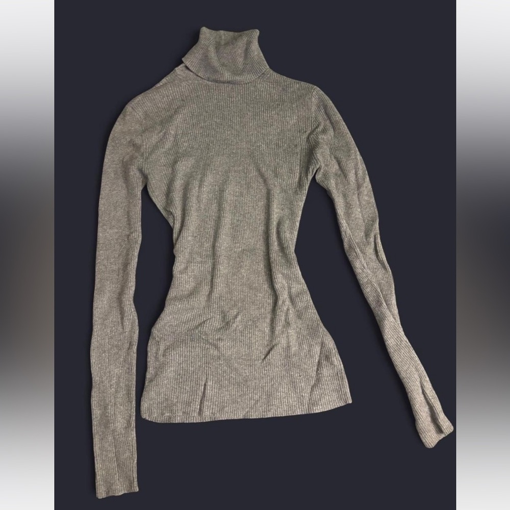 Women’s Express Gray Turtleneck Sweater